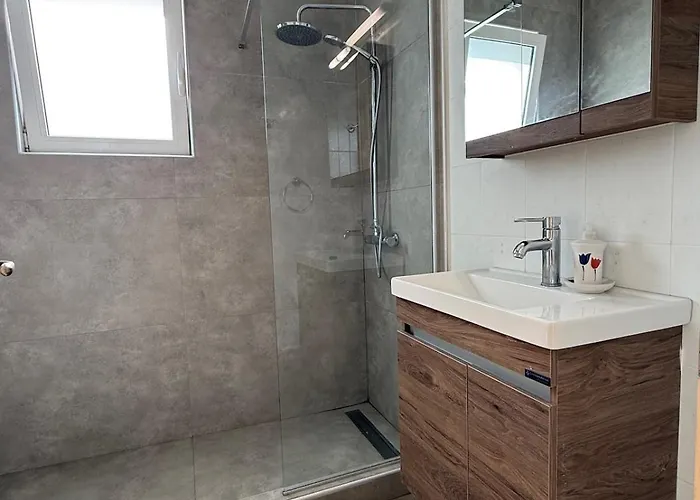 Fig Tree فيلة Fánai